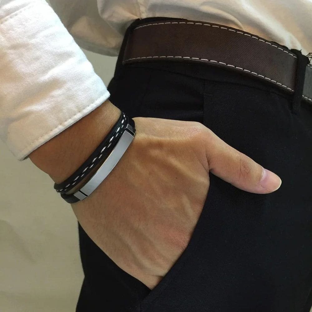 Bracelet Cuir Homme : Comment le Choisir en Fonction de Votre Poignet ?